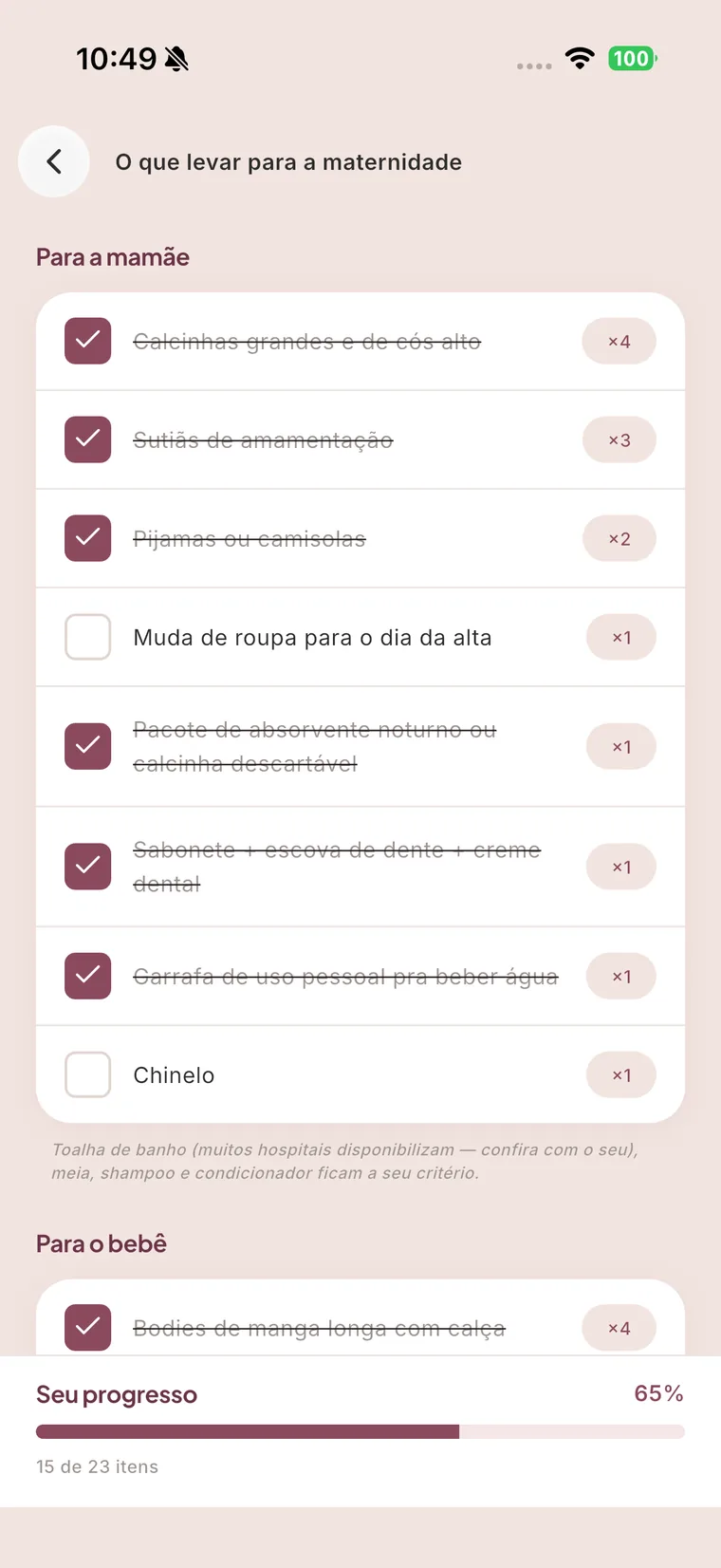 Checklist da mala da maternidade com itens marcados para a mamãe e para o bebê e barra de progresso mostrando 15 de 23 itens